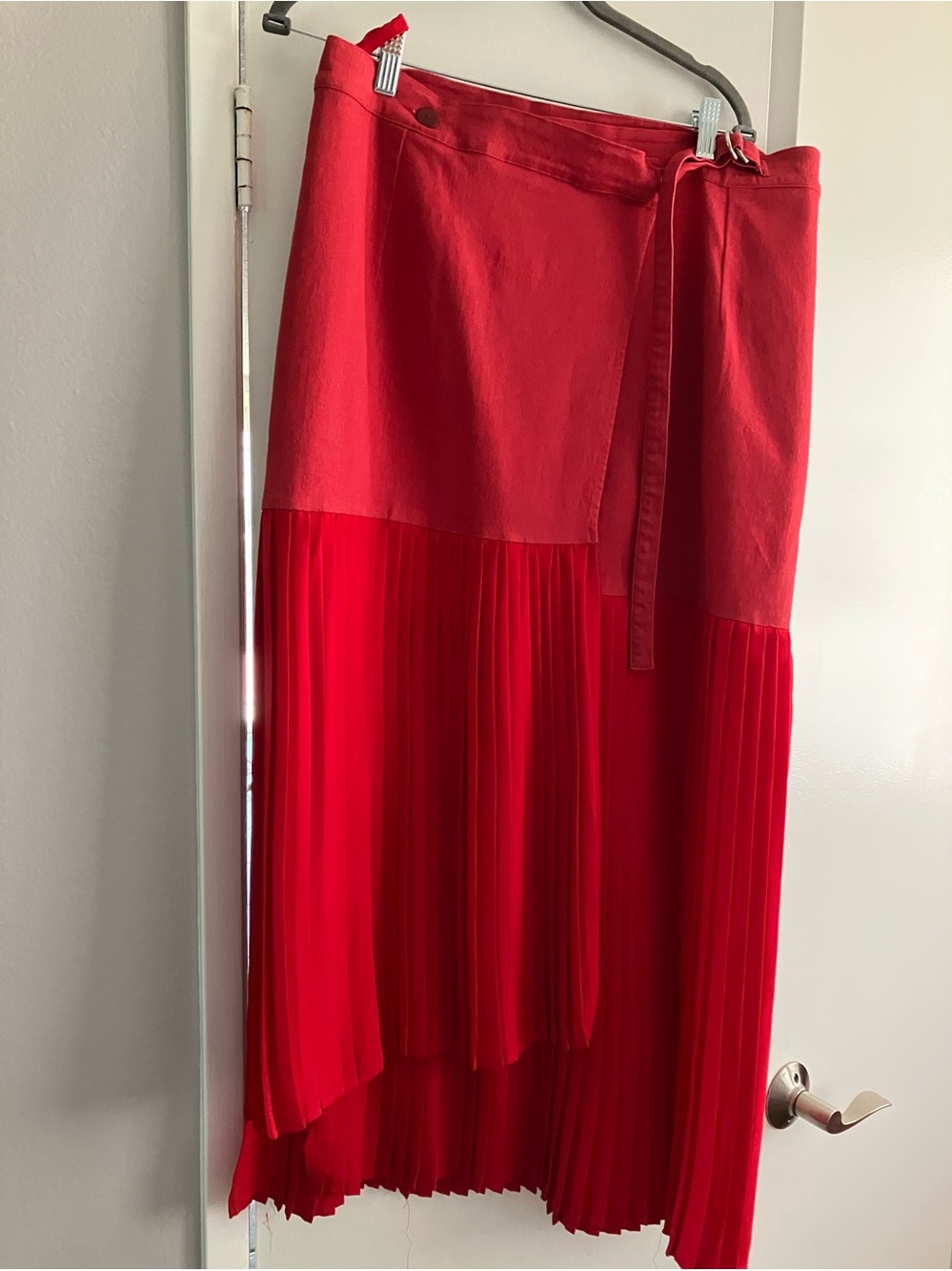 Tov L A Women’s Red High-Low Wrap Skirt with Pleated Hem NWOT size 44